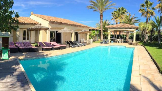 Luxueuse Villa Récente à Saint Raphaël de Plain Pied