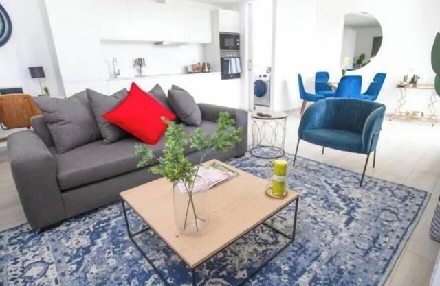 Luxurious 2 bedroom Apartment @ Greystone Apartments