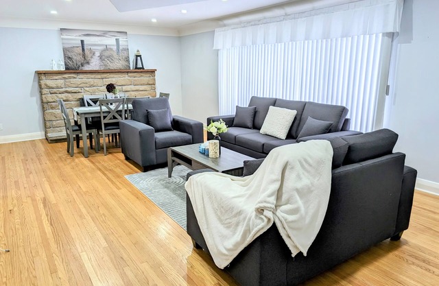 Luxurious 3- Bedroom place