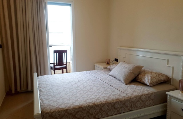Luxurious, 5-min from the beach, Family-ready apartment in Mdiq -Fully Equipped.