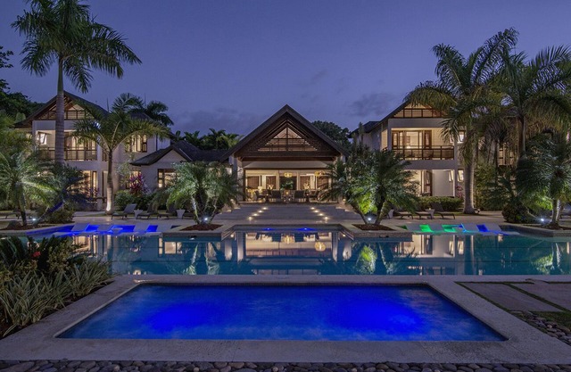 Luxurious 7 Bedroom Beachfront Villa in Old Fort Bay, St. Ann