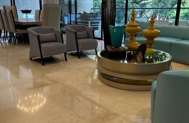 Luxurious Apartment in the West Zone of Cali: Elegance and Security.