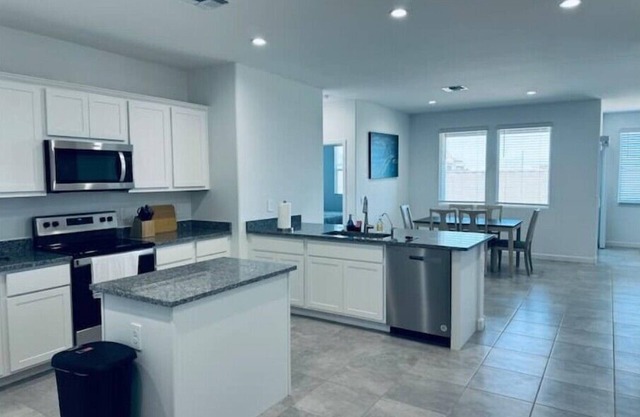 Luxurious Cozy at Eastmark Mesa -Near Mesa Airport