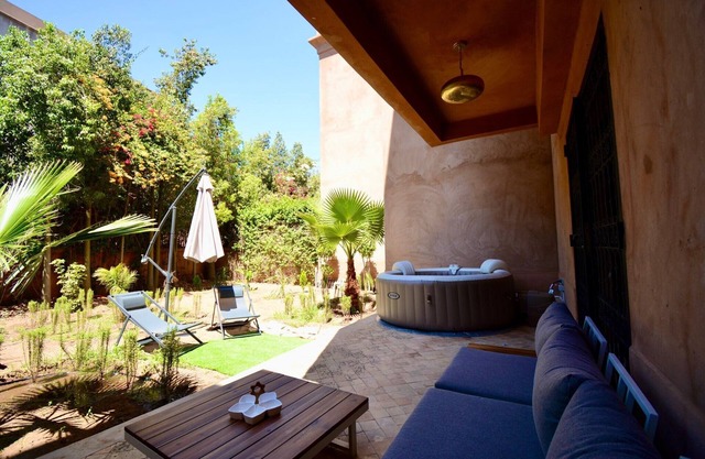 Luxurious Cozy Garden Room with 2 pools