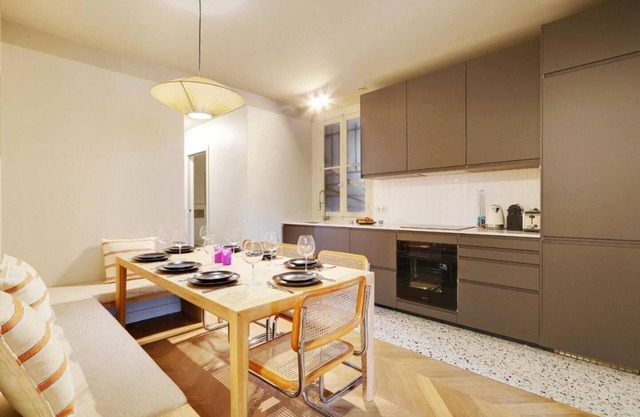 Luxurious designer apartment near Montmartre