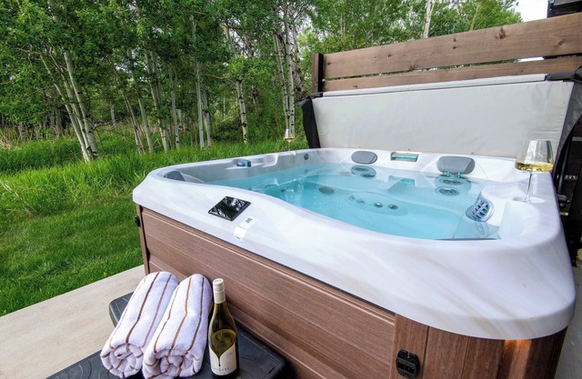 Luxurious Driggs Retreat – Near Parks with Hot Tub