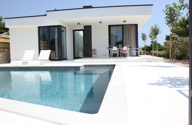 Luxurious holiday house Sunny Garden for 4+2 persons