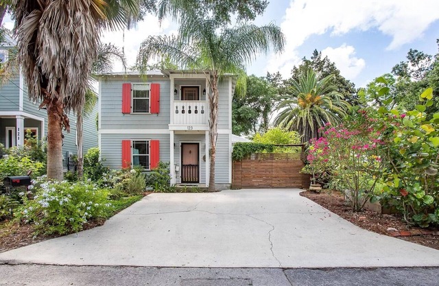 Luxurious indoor/outdoor Family Paradise in downtown St Augustine