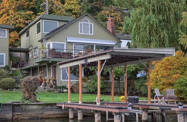 Luxurious Lake Washington waterfront home - Unit A