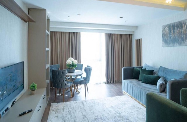 Luxurious modern suite near Mall of Istanbul