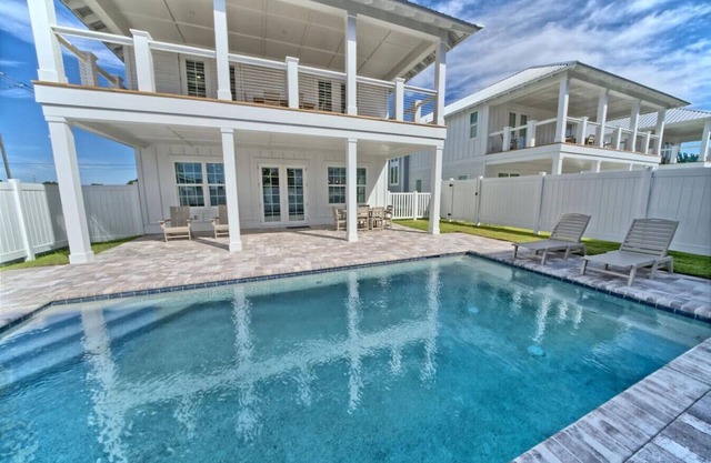 Luxurious New Home Private Pool Ocean Views
