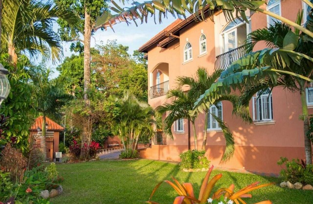 Luxurious Pen Hall Estate Apartment