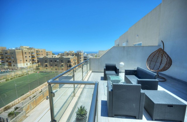 Luxurious penthouse with 2 large terraces DGER1-1