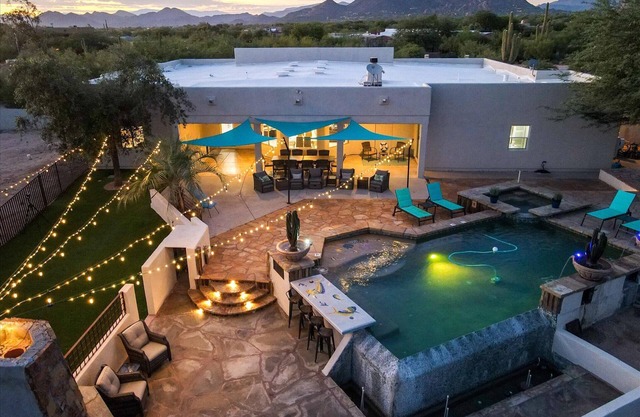 Luxurious Property ~ Pickleball ~ Heated Pool/Spa ~ Firepit ~ Gameroom and more.