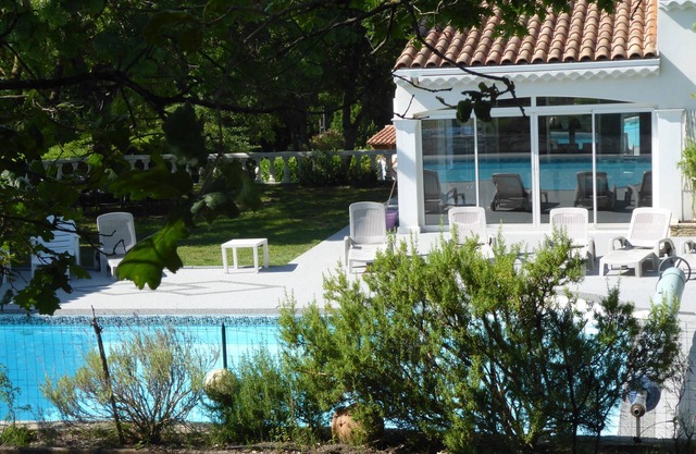 LUXURIOUS PROVENCALE HOUSE ALL COMFORT (heated pool, jacuzzi, hammam.)