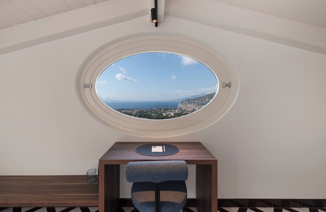 Luxurious Suites with Gulf of Sorrento View