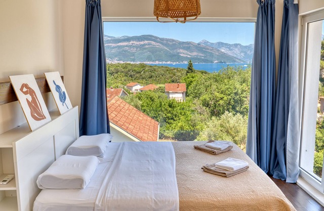 Luxurious Villa with Pool in Lustica