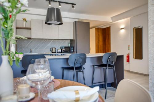 Luxury 1 Bedroom Central St Julians Sleeps 4