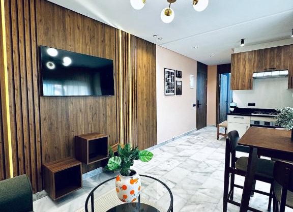 Luxury 1-Bedroom Apartment in Maarif