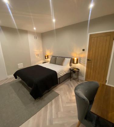 Luxury 2 bed 1 bath in Central London by Graceful Apartments