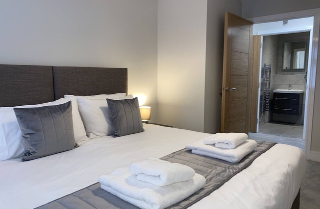Luxury 2 Bed Bathroom Apartment in Moseley Birmingham