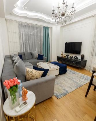 Luxury 2-Bedroom 2-Bath Apartment in City Center