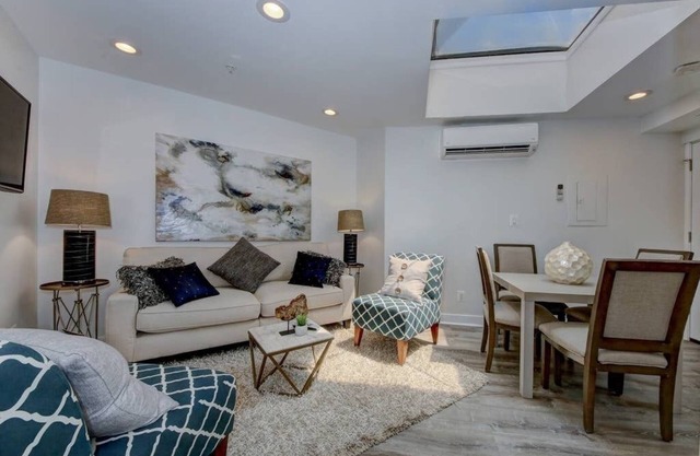 Luxury 2BR apartment Suite 7 in Dupont/Kalorama