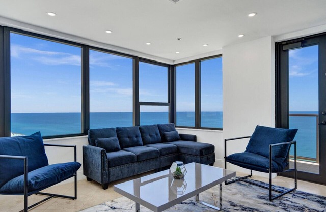 Luxury 2BR Oceanfront Penthouse with Two Private Balconies/PH-2