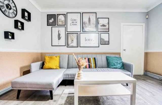 Luxury 3-bed with Free Parking