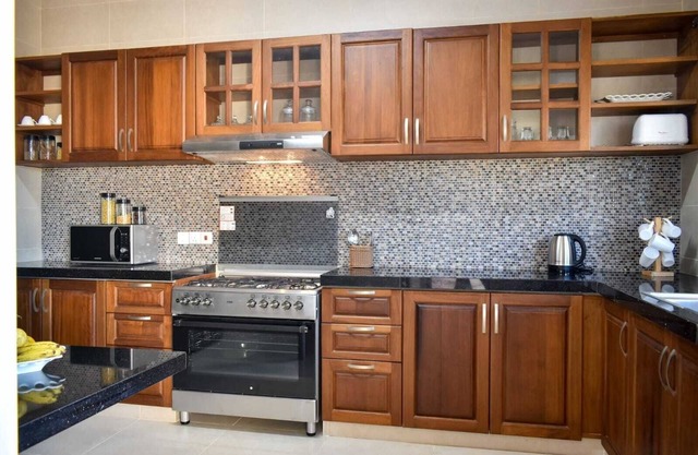 Luxury 3 Bedroom Serviced Apt in Prime Locale
