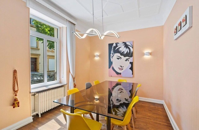 Luxury 3BR Townhome Walk to City Center & Park Free!