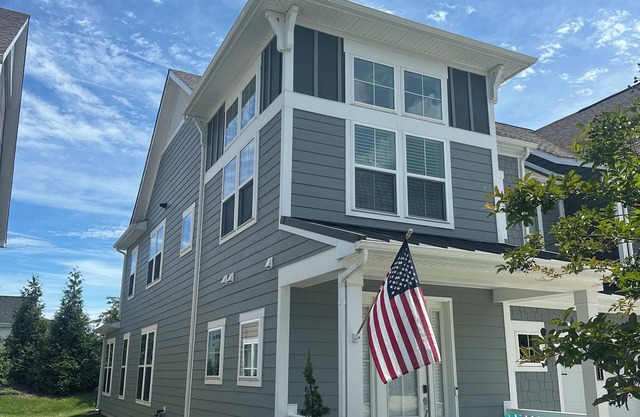 Luxury 4-bedroom villa Fenwick Island! Pools, Fitness, Beach Shuttle, Club House