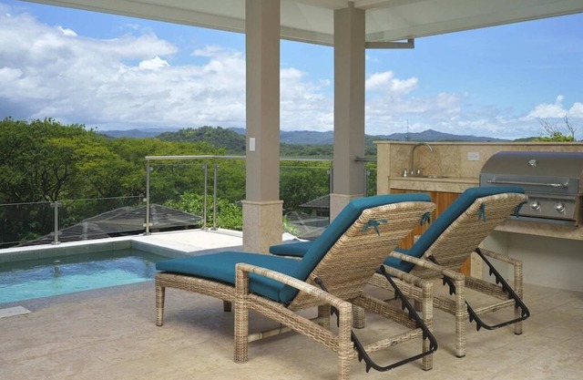 Luxury 4 Bedroom with World Class Views