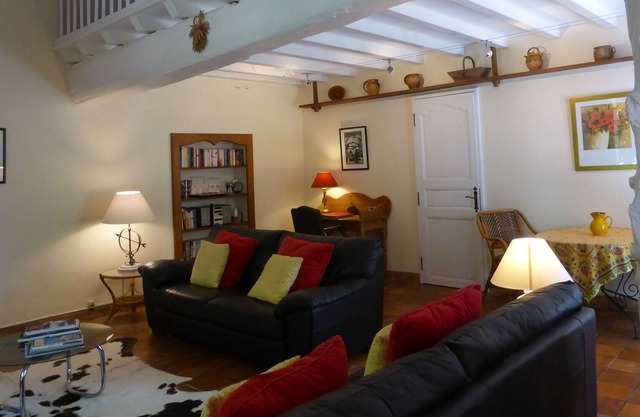 Luxury 4* Rose Cottage: heated pool, between Cognac & La Rochelle