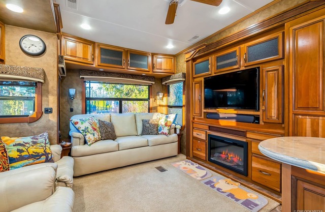 Luxury 41 food fifth wheel Redwood travel trailer