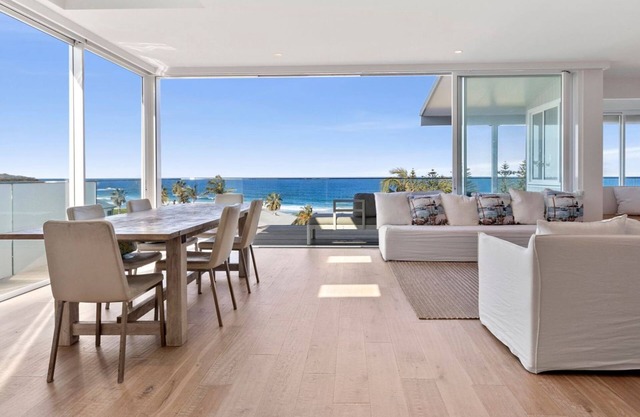 Luxury 5 Bedroom House with Pool and Beach Views
