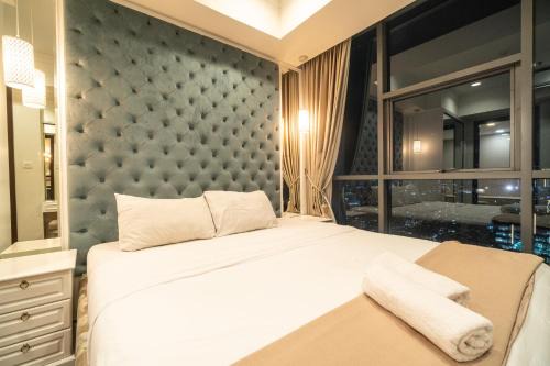 Luxury and pleasant 2BR Chianti Tower Mall Access