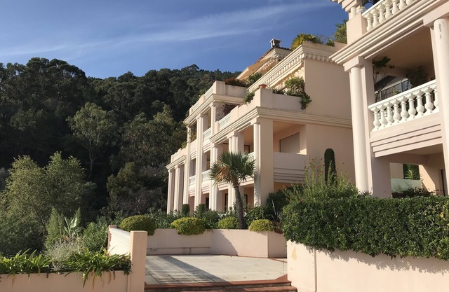 Luxury apartment with magnificent sea view, Theoule sur mer bay, Cannes, Lérins Islands