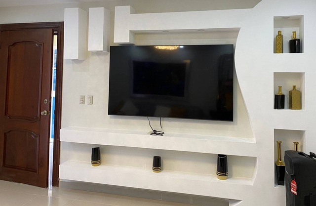 Luxury Apartment Private Parking WIFI Netflix And Disney+