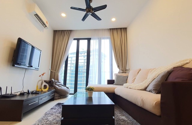 Luxury Apartment with direct link-bridge to LRT