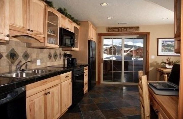 Luxury Apt, Private Hot Tub, Couples Retreat