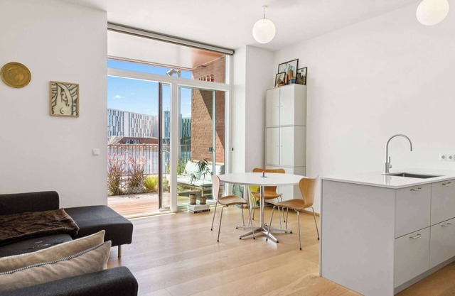 Luxury Apt with Harbor Views