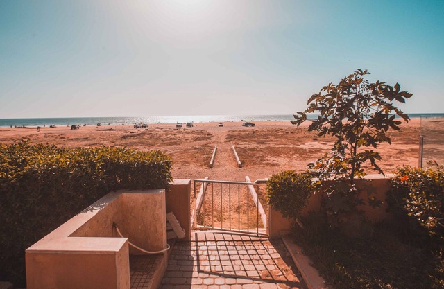 Luxury Beach Apartment - Romantic Beachfront Getaway
