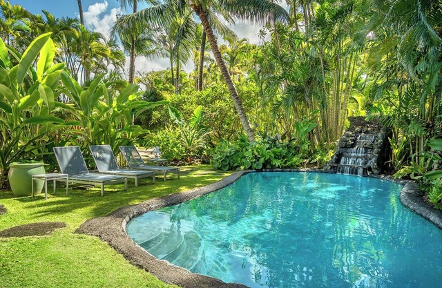 Luxury Beachfront Home in Haena AC, Pool TVNC5141