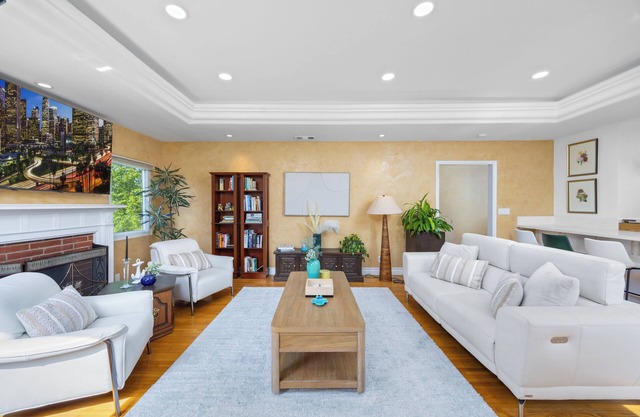 Luxury Comfort - Near LAX & West LA Hotspots