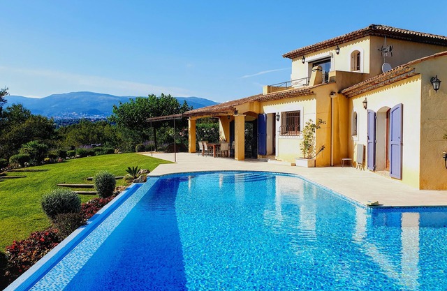 Luxury, complete tranquility and 15 minutes from the beach and Cannes