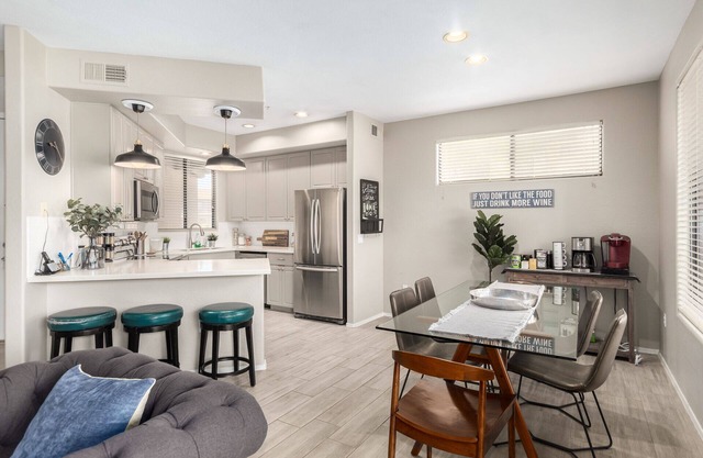 Luxury Condo in exclusive Bridges at Ocotillo GATED COMMUNITY *Ground Floor*