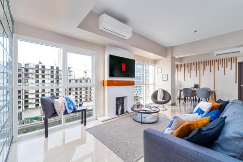 Luxury Condo Ocean View 1,2,3, & 4 Bedrooms Infinity Pool Gym Spa Next to Okada Solaire MOA NAIA Airport
