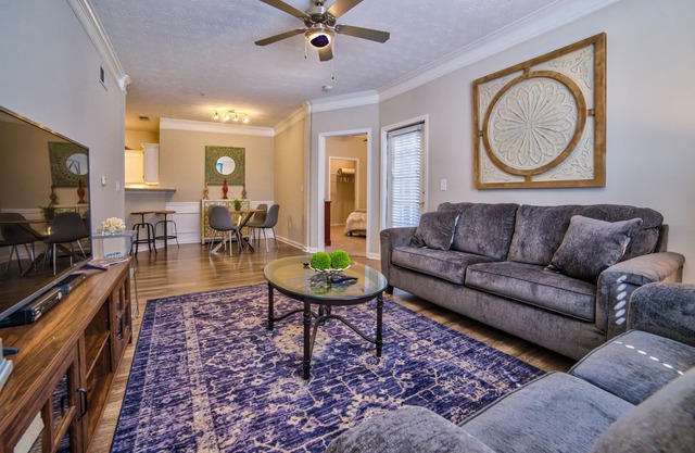Luxury & Convenience near LakePoint and Downtown Cartersville