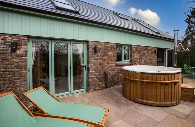 Luxury Cottage with hot tub in the Forest of Dean